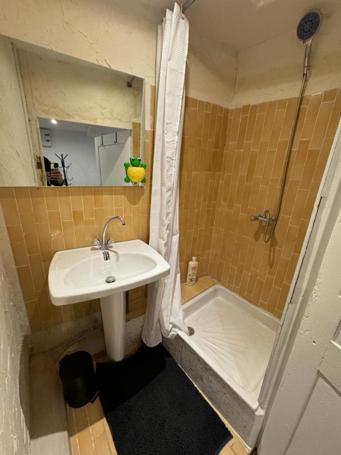 Charmant Grand Appartement Serdinya Exterior photo